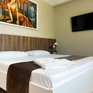 Jata Crown 3* Tirana